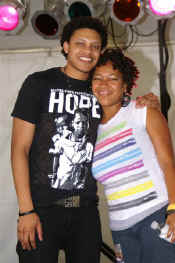 israelnewbreedtent.JPG (43582 bytes)