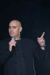 newsboysweb8 (15).jpg (16124 bytes)