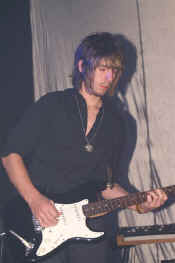 listening (12).JPG (29452 bytes)